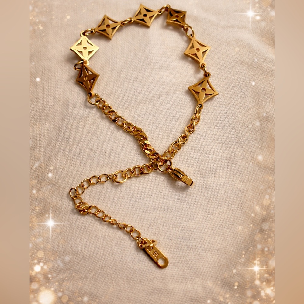 Gold-Tone Geometric Station Bracelet | Adjustable Chain | Modern Minimal Style